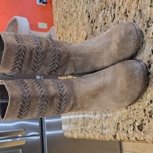 UGG Australia 3182 Cailyn Distressed Brown Suede Mid-Calf Boot Zip Women Size 10